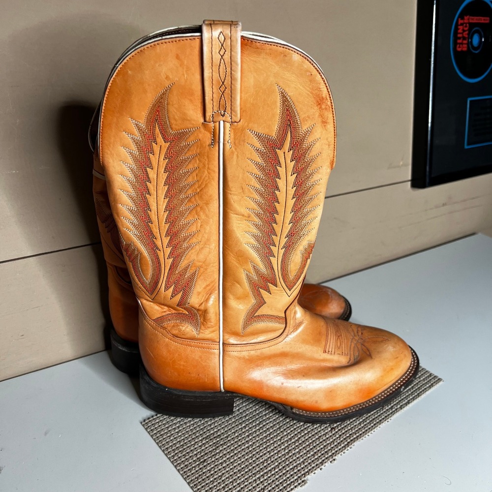 Tony Lama Vintage Leather Western Cowboy Boots Tan Orange Round Toe 9.5 D 67044